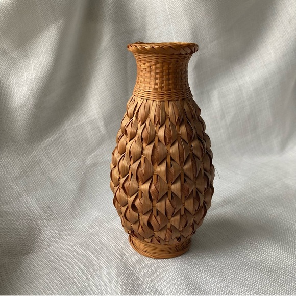 Vintage Wicker Wrapped White Ceramic Bud Vase! - Picture 2 of 11